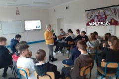 4ee7f198-bf38-4371-ae4e-f7d6bc88d778_800x600