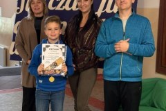 573551136_1290848006176403_1614849145943682154_n_450x600