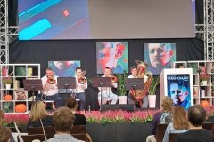 571381131_1287328566528347_1985100921790140407_n_450x600