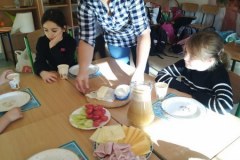 576512619_1296397422288128_8566440851390552257_n_450x600