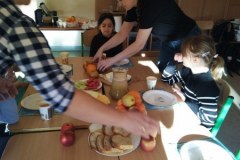 577204636_1296397175621486_5776202884555177773_n_450x600