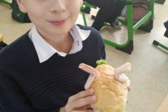 572008318_1291581279436409_406110469681775525_n_450x600